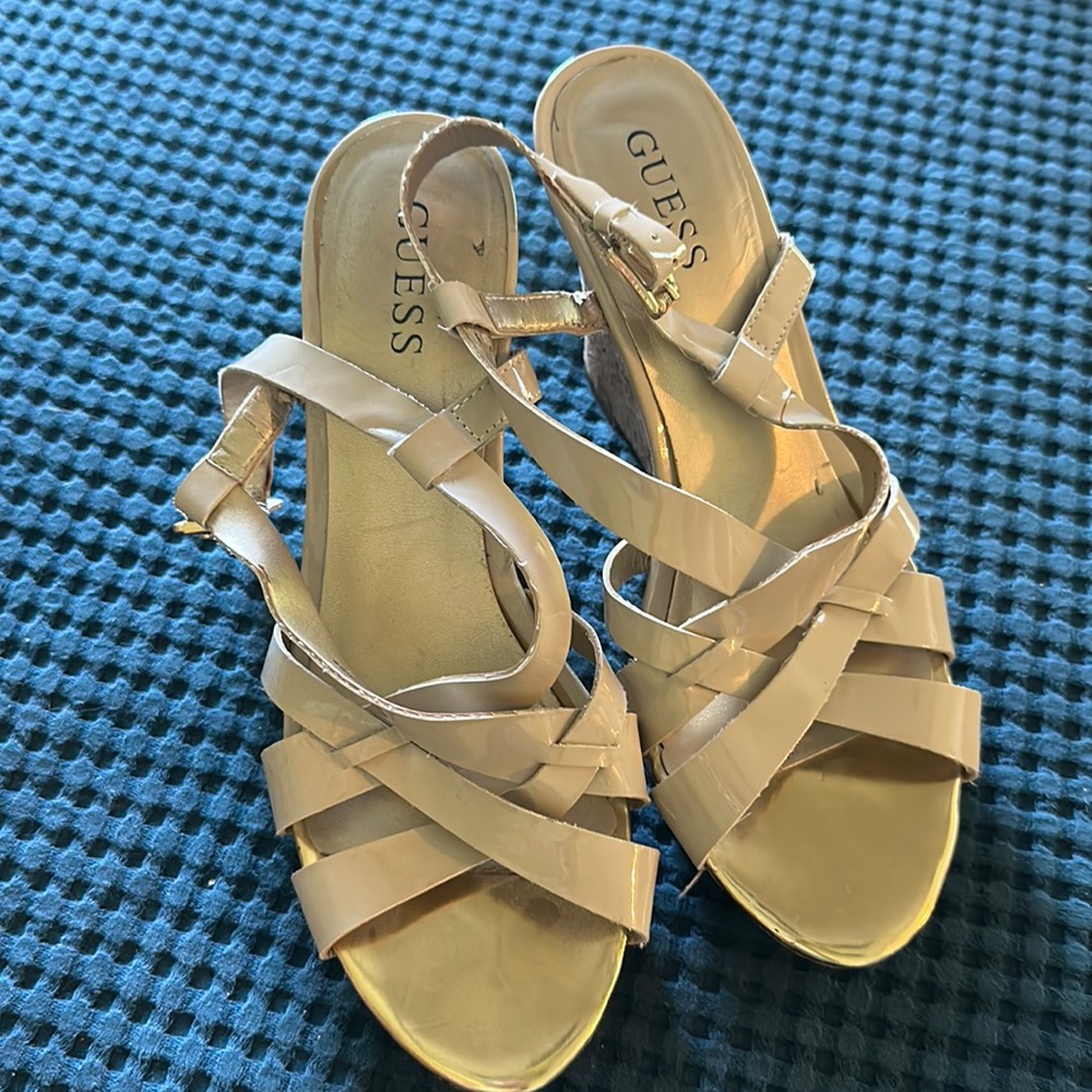 9.5 guess nude wedge